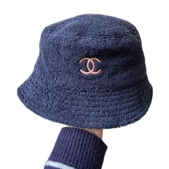 Chanel navy blue and Pink Bucket Hat Chanel Canvas CC Bucket Hat M Navy 1681017 – FASHIONPHILE main image 3